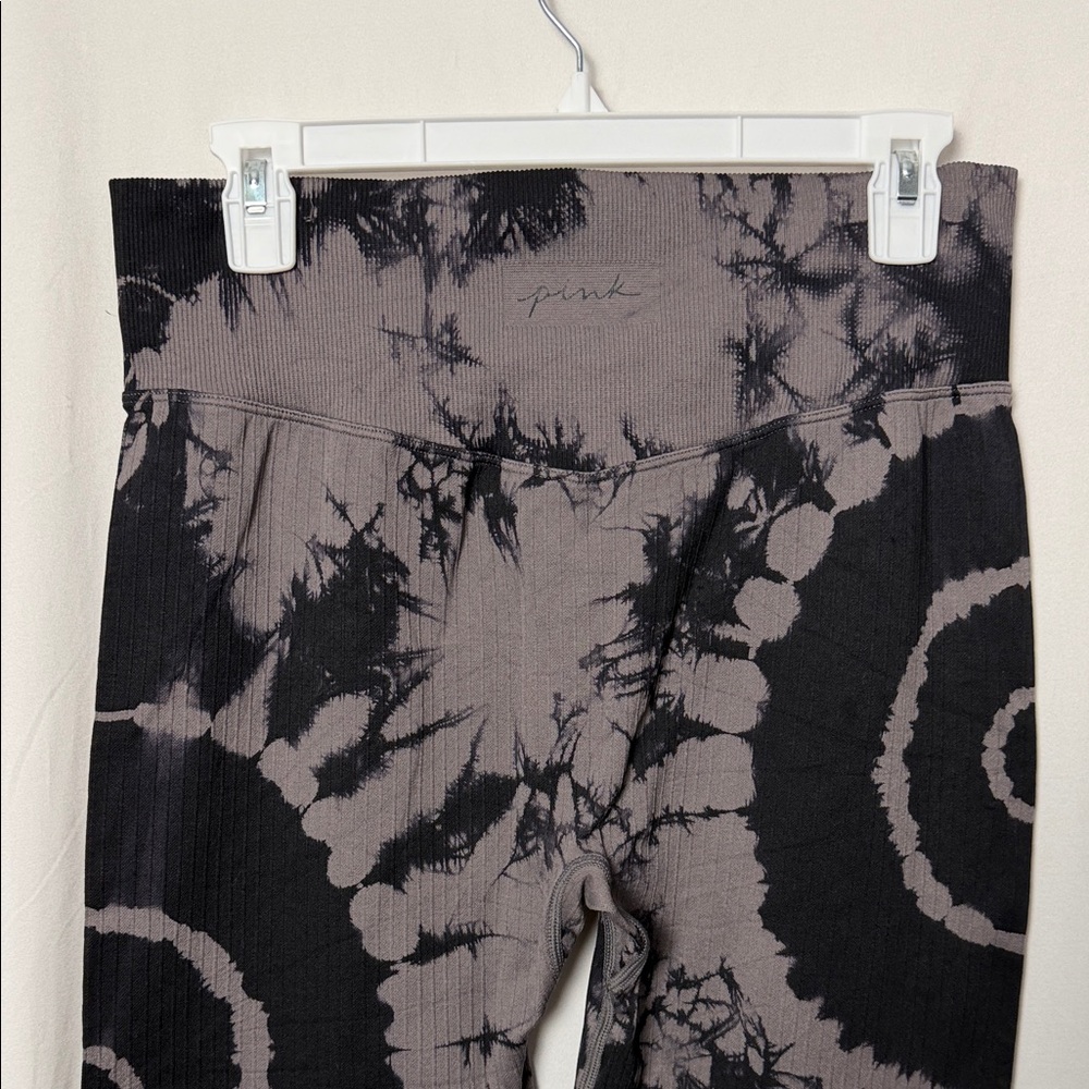 PINK Victoria’s Secret Active Black and Gray Tie-Dye 7/8 Leggings Size XL - Picture 5 of 7